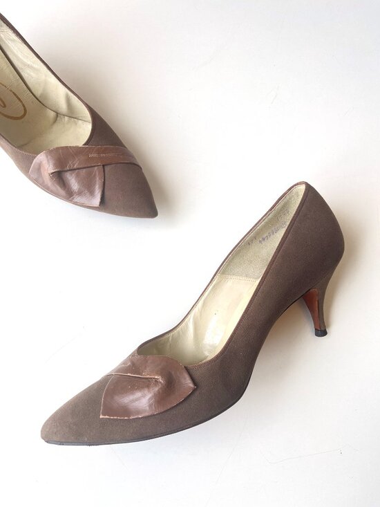 Vintage Shoes - Vintage 50s Corelli Pointy Toe Taupe Suede Kitten Heels Shoes Size 7